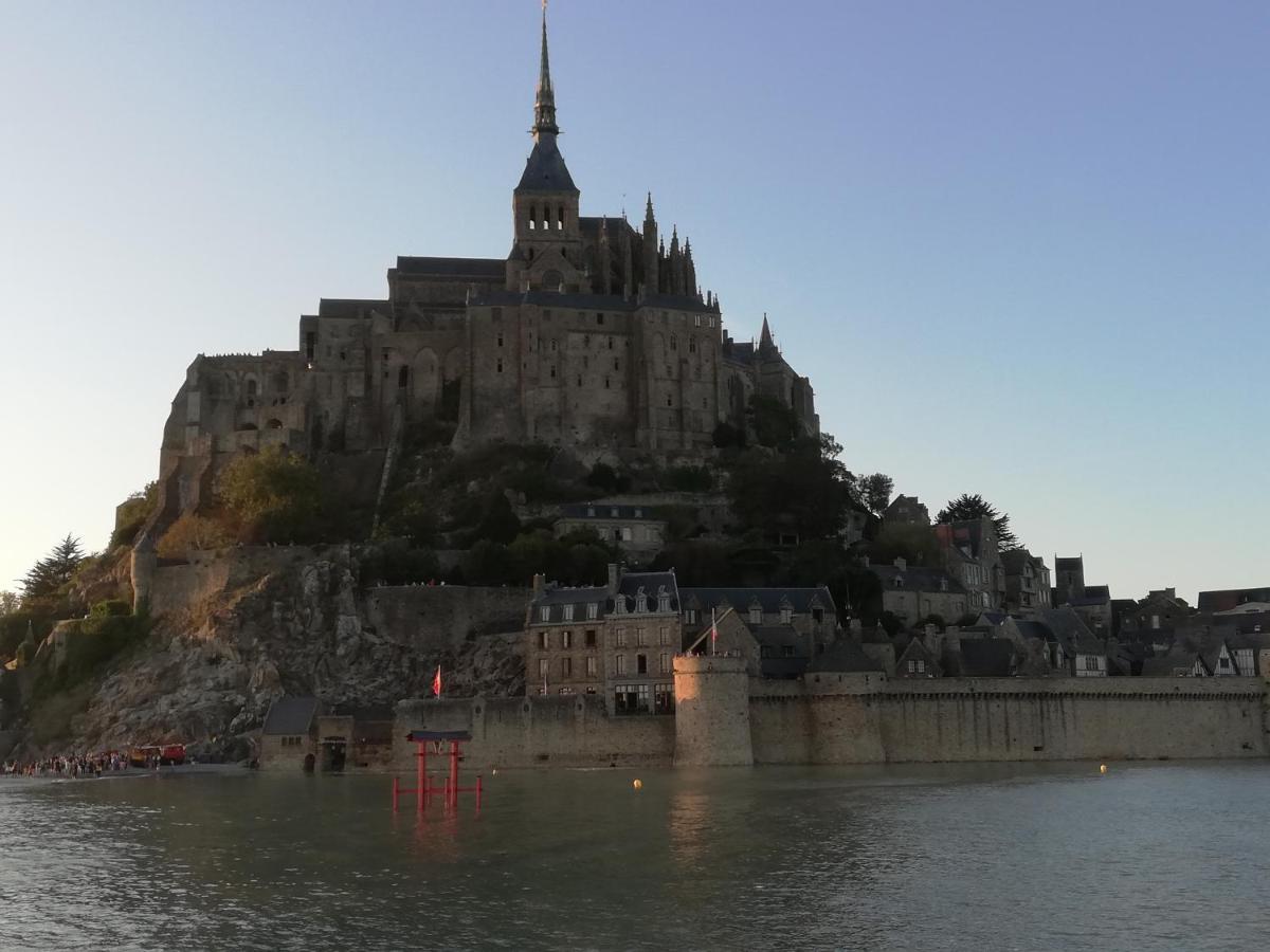 Chambres D'Hotes Les Fleurettes En Baie Du Mont Saint Michel Exterior photo